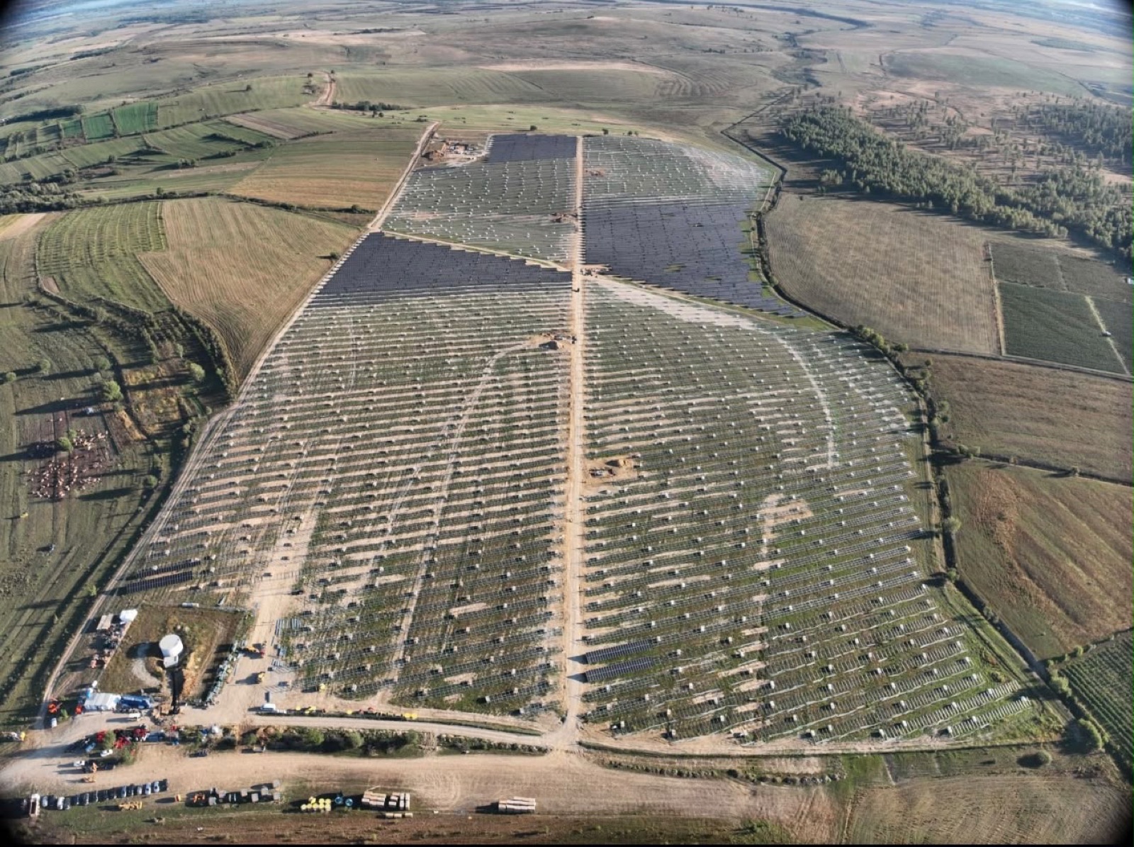 Ridicare topografică aeriană cu drona pe un parc fotovoltaic
